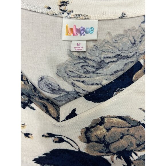 NEW LuLaRoe Womens Knit Tunic Top M Short Sleeve White Black Floral Scoop Neck - Picture 3 of 7